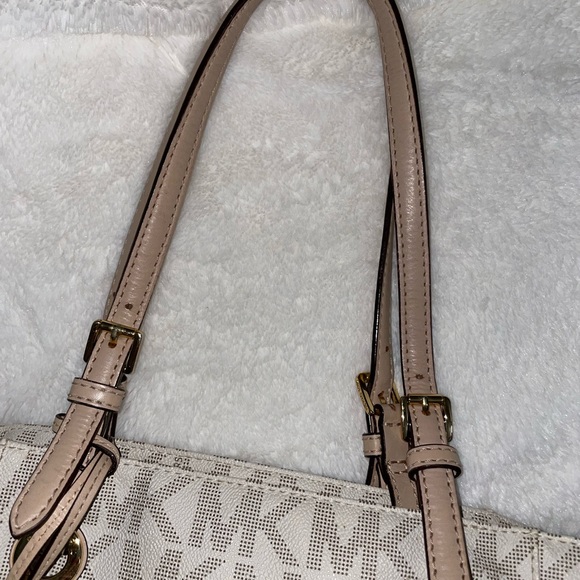 Michael Kors Cream Monogram Handbag - Picture 3 of 5